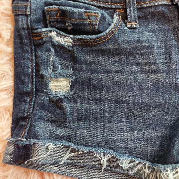 Abercrombie & Fitch Low Rise Distressed Jean Short - Size 00 w24 - Picture 9 of 12